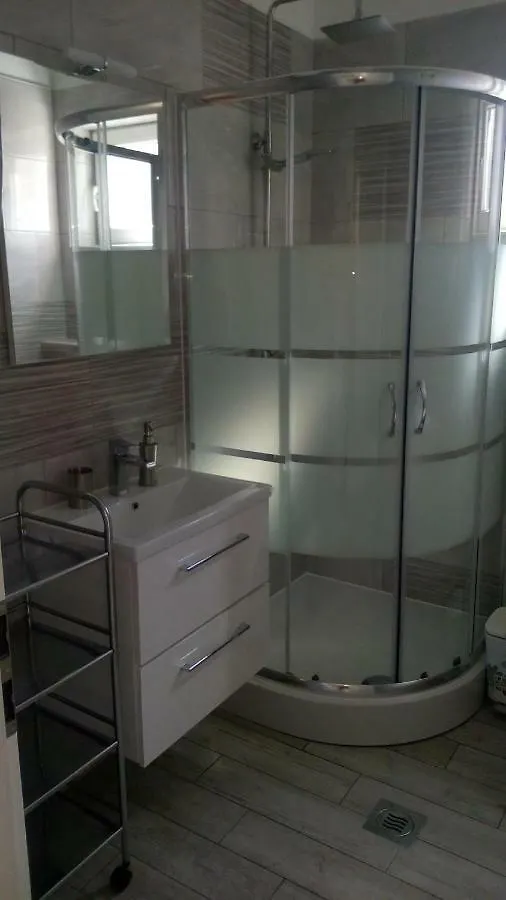 ראבני Apartment Tihana
