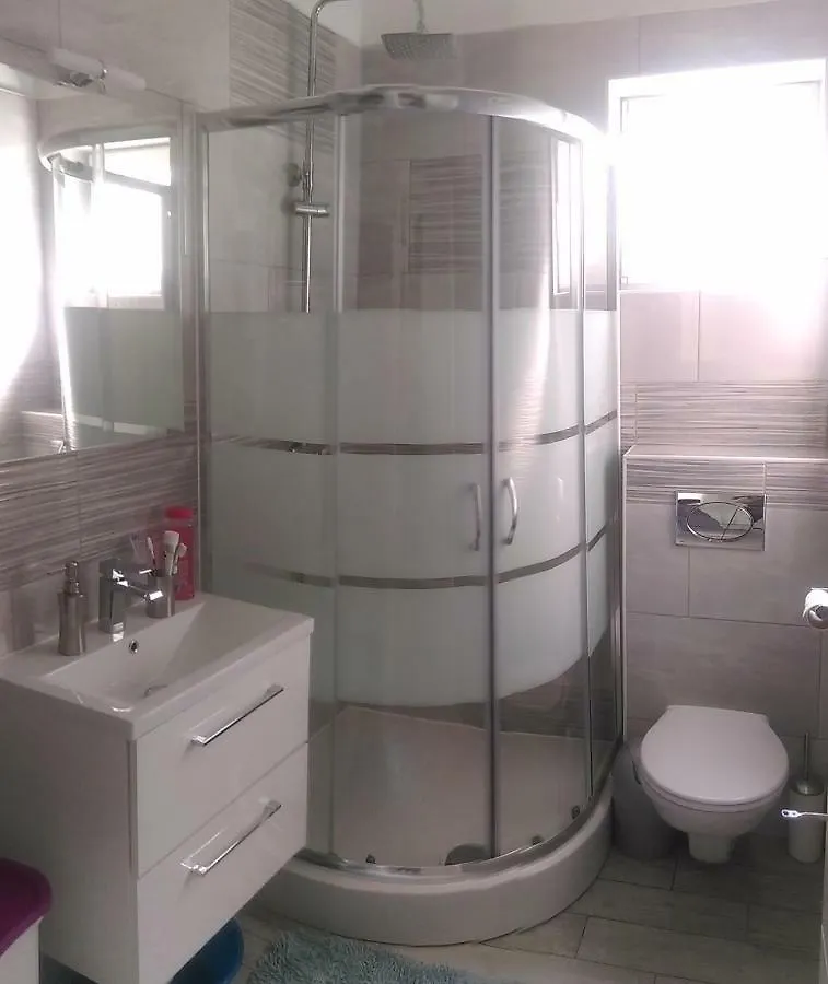 ראבני Apartment Tihana