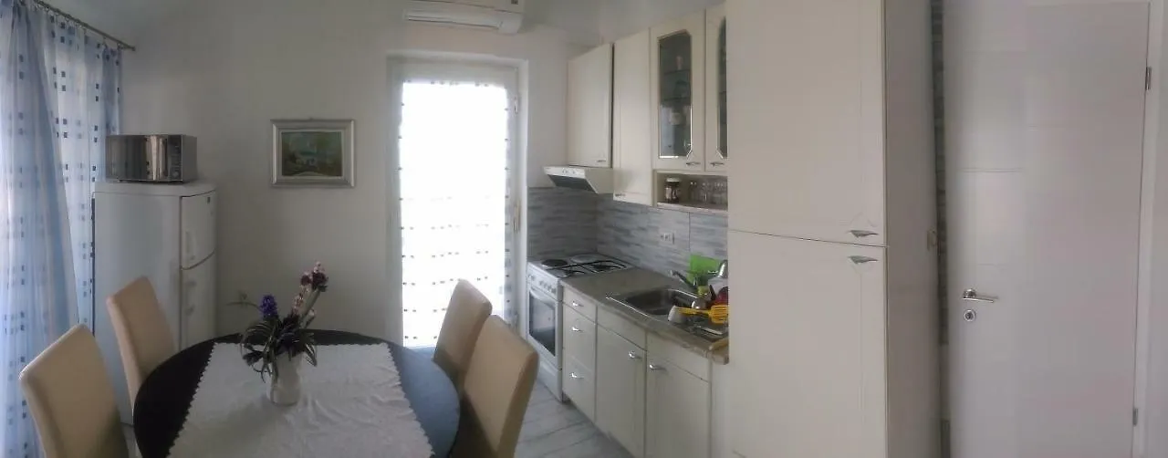 ראבני Apartment Tihana